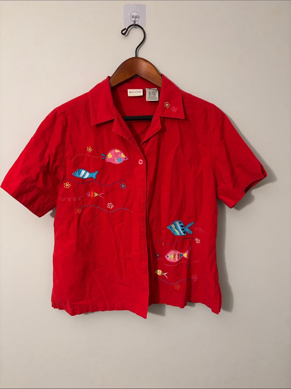 White Stag Red Short-Sleeve Button-Down Shirt with Colorful Fish Embroidery